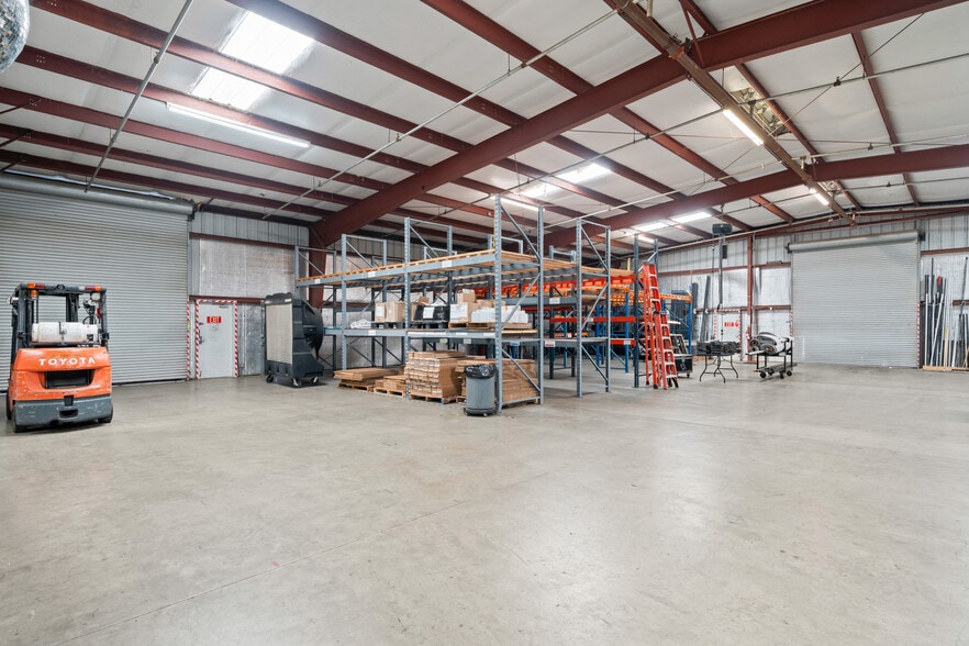 More Photos Of 4081 Seaport Blvd, West Sacramento Warehouse For Lease