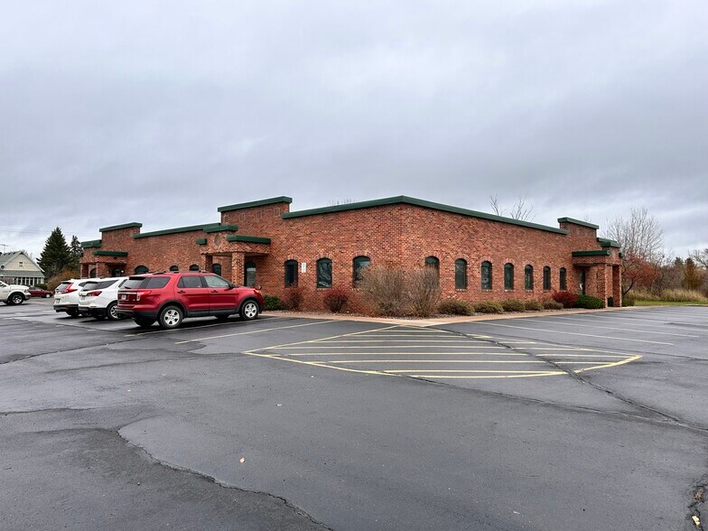 More Photos Of 118 3rd St E, Ashland Office For Sale