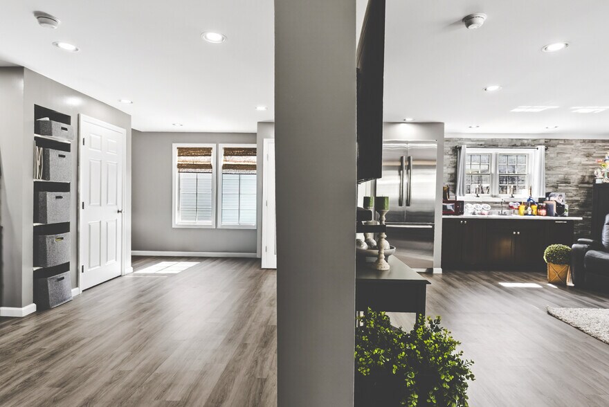 More Photos Of 690 Main St, Vintondale Loft Creative Space For Sale