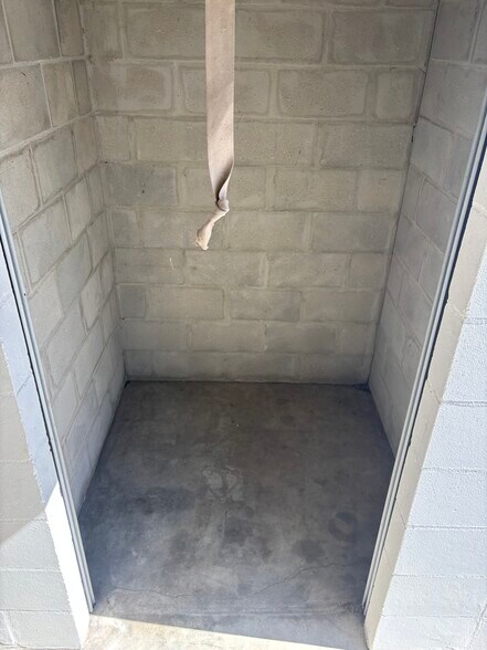 More Photos Of 820 Carswell Ave, Daytona Beach Self Storage For Sale
