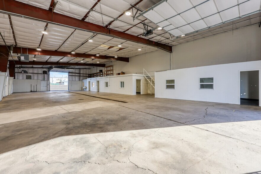 More Photos Of 7563 Dahlia St, Commerce City Warehouse For Lease
