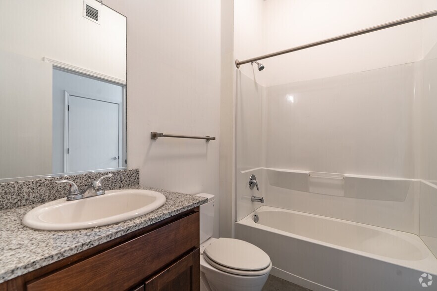 More Photos Of 138 Huling Ave, Memphis Apartments For Sale