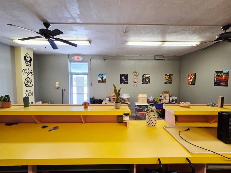 More Photos Of 2227-2229 W 21st St, Lorain Restaurant For Sale