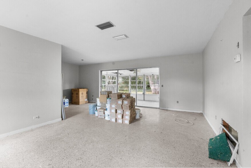 More Photos Of 11533 Spring Hill Dr, Spring Hill Office Residential For Sale