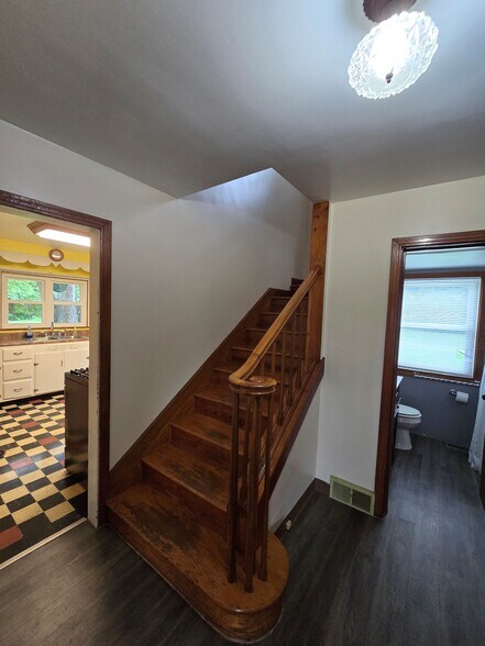 More Photos Of 368 Pittsburgh Rd, Butler Flex For Sale