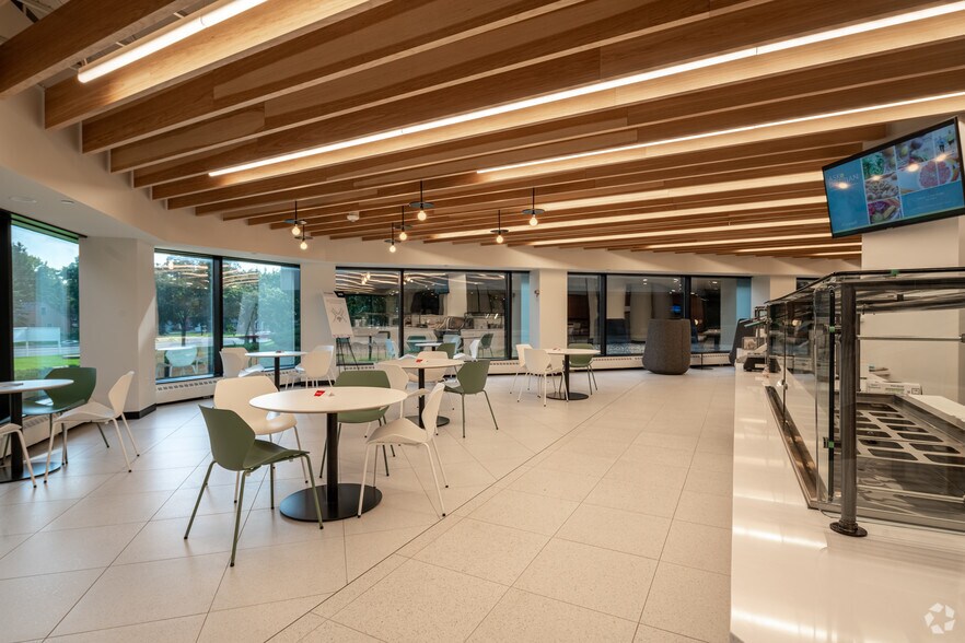 More Photos Of 1650 82nd St W, Bloomington Unknown For Lease