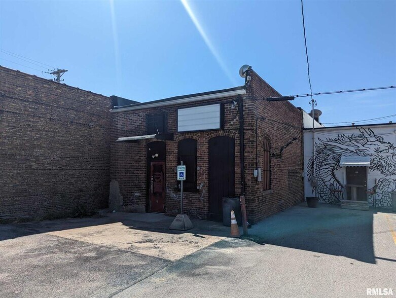 More Photos Of 631 W Main St, Peoria General Retail For Lease