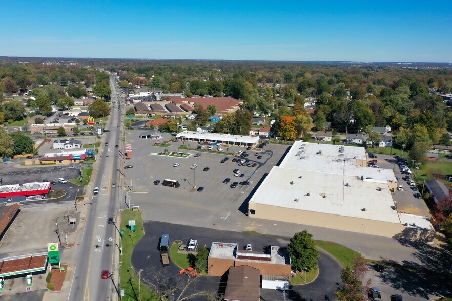 More Photos Of 2612 Charlestown Rd, New Albany Unknown For Lease