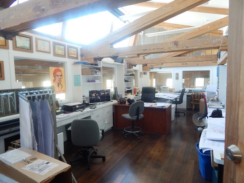 More Photos Of 209 Center St, Bridgeport Warehouse For Lease