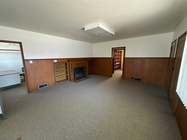 More Photos Of 301 E Main St, Santa Maria Office For Sale