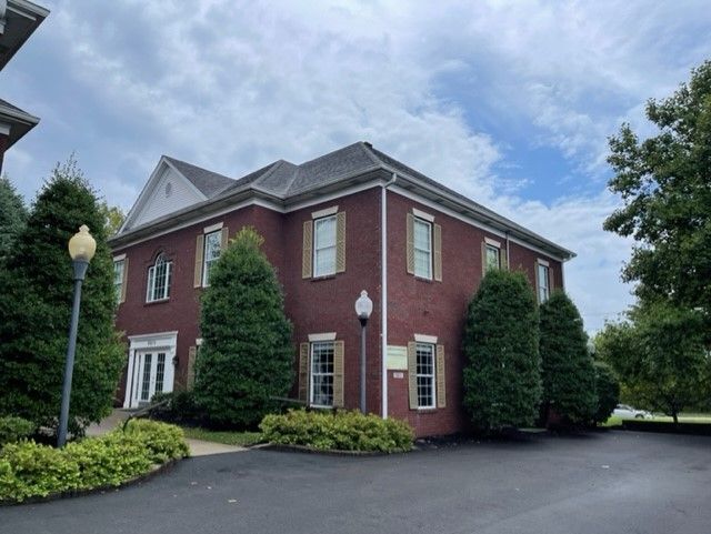 Primary Photo Of 5811 Bardstown Rd, Louisville Medical For Lease