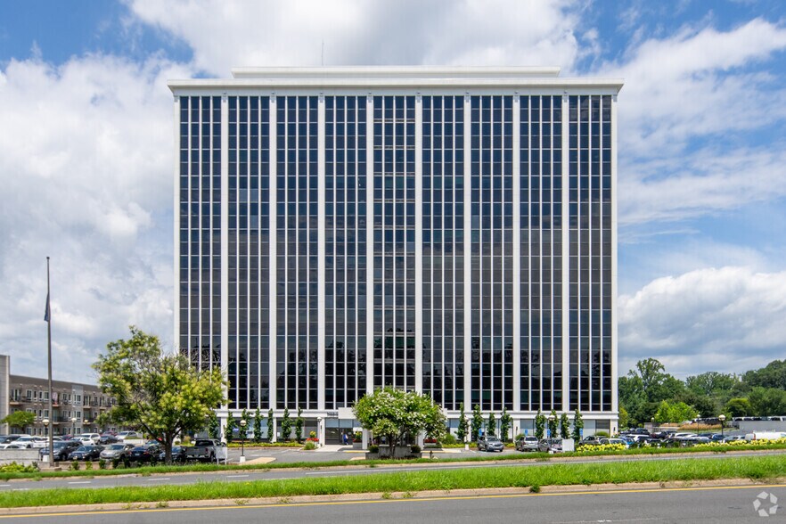 More Photos Of 6400 Arlington Blvd, Falls Church Office For Lease