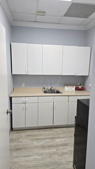 More Photos Of 44335 Premier Plz, Ashburn Medical For Sale
