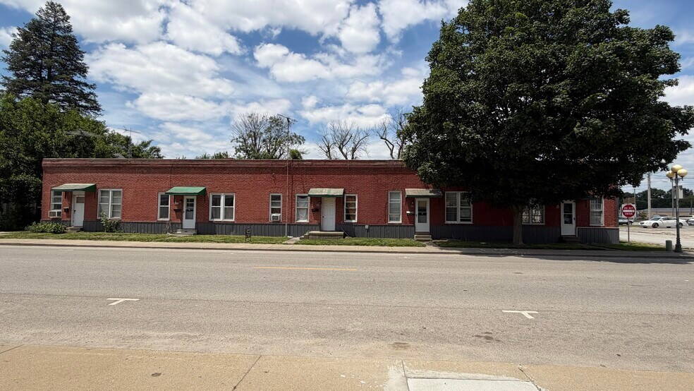 More Photos Of 209 S Central Ave, Casey Apartments For Sale