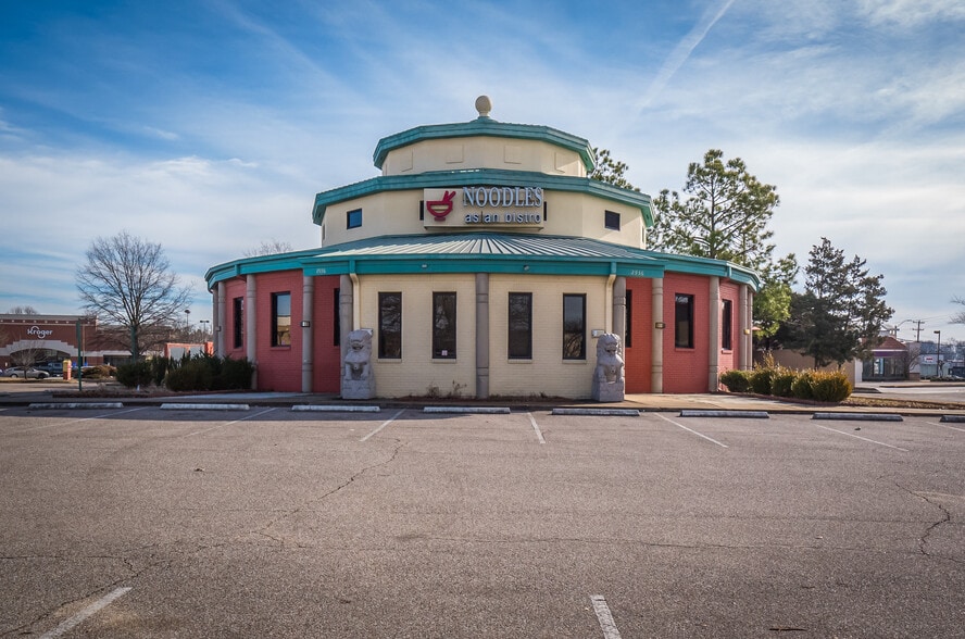 Primary Photo Of 2936 Kirby Whitten Rd, Memphis Restaurant For Sale