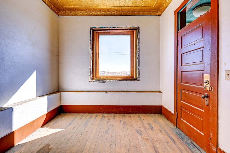 More Photos Of 313 E Andy Devine Ave, Kingman Storefront For Sale