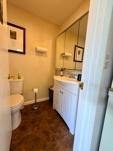 More Photos Of 1557 1st New Hampshire Tpke, Northwood Storefront Retail Residential For Sale