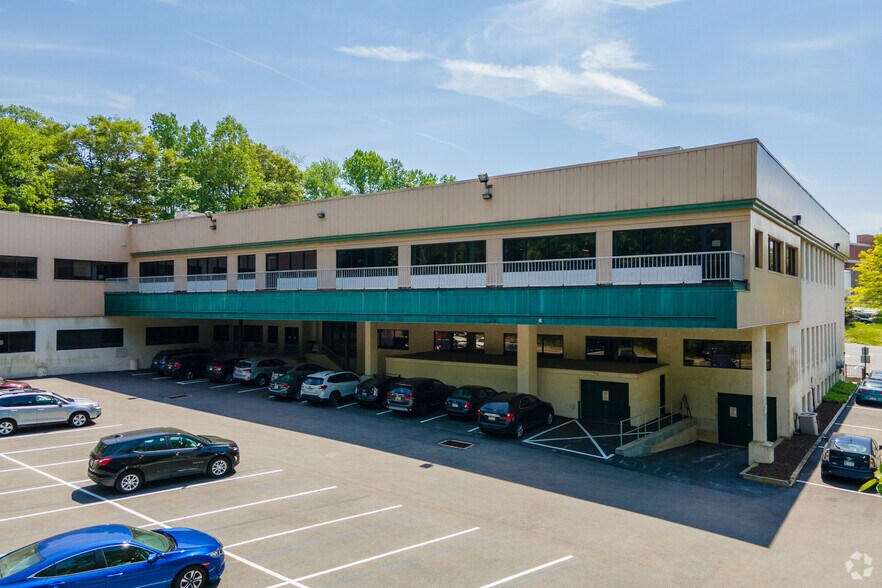 More Photos Of 16 Industrial Blvd, Paoli Office For Sale
