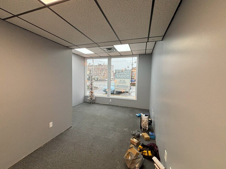 More Photos Of 40 Monument Sq, Urbana General Retail For Sale