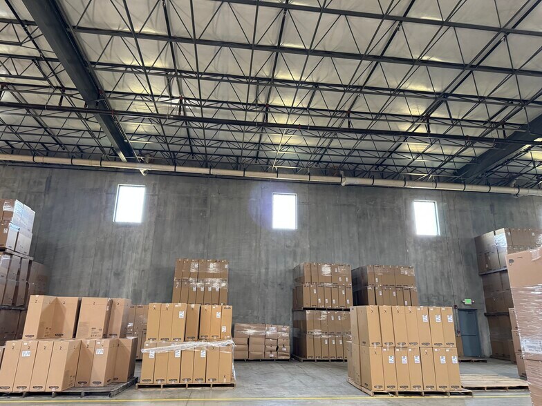 More Photos Of 3616 Independence Dr, Fort Wayne Warehouse For Lease