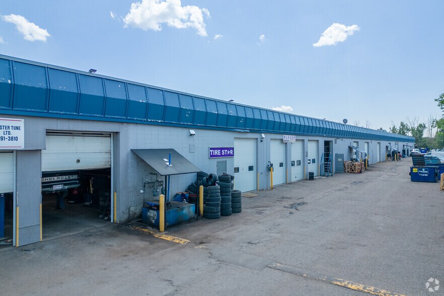 More Photos Of 1725 32nd Ave NE, Calgary Auto Repair For Lease