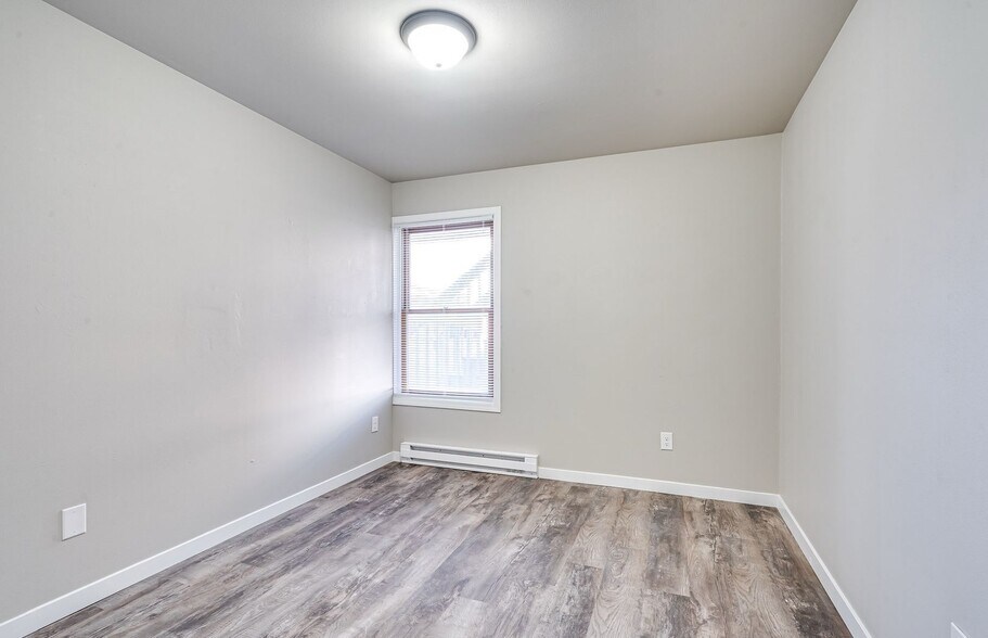 More Photos Of 825-835 Wisconsin St, Oshkosh Apartments For Sale