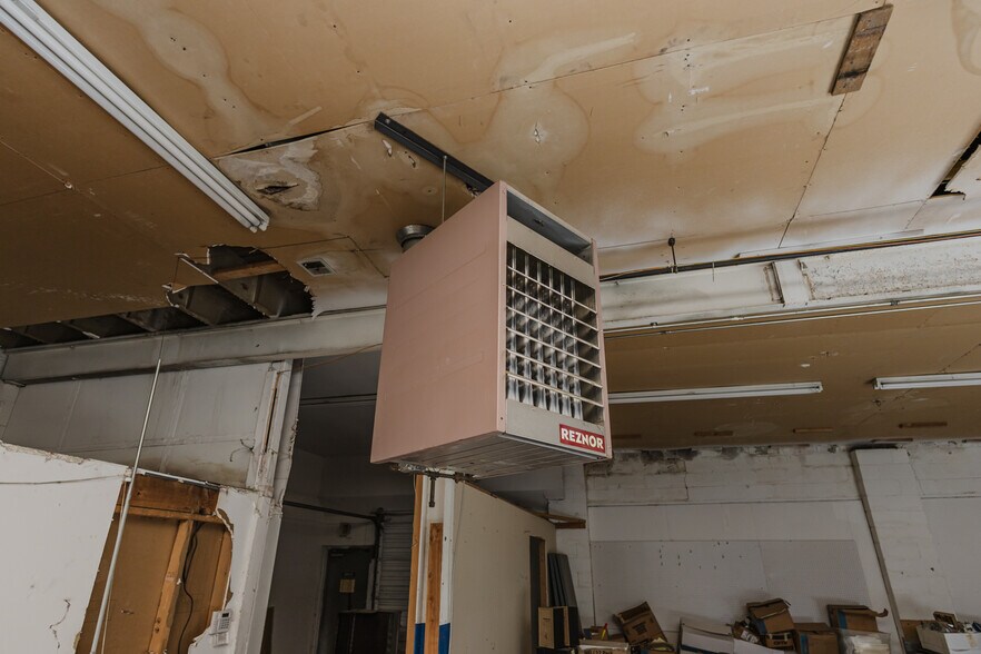 More Photos Of 470 N Seneca St, Wichita Warehouse For Sale