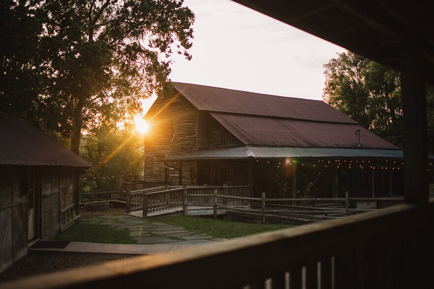 More Photos Of 21405 Parks Mill Rd, Abingdon Lodge Meeting Hall For Sale