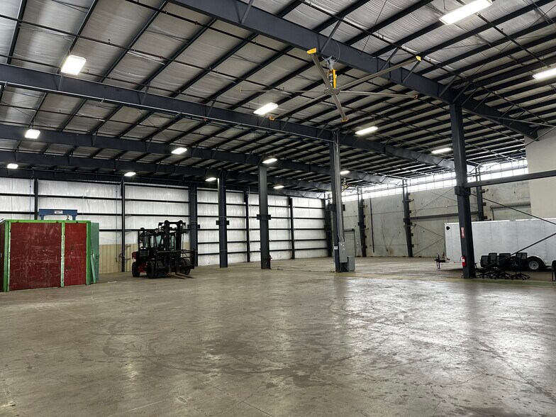 More Photos Of 218 N Preston Ave, Pasadena Manufacturing For Lease