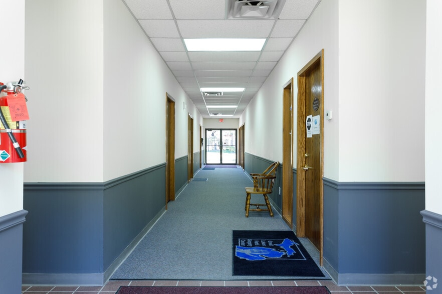 More Photos Of 3945 Okemos Rd, Okemos Medical For Lease