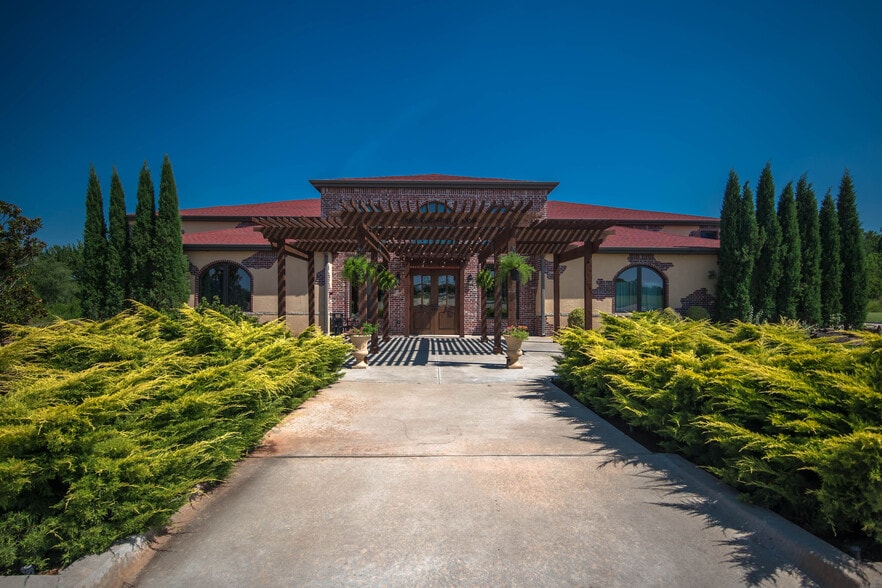 More Photos Of 11200 N Eastern Ave, Oklahoma City Lodge Meeting Hall For Sale