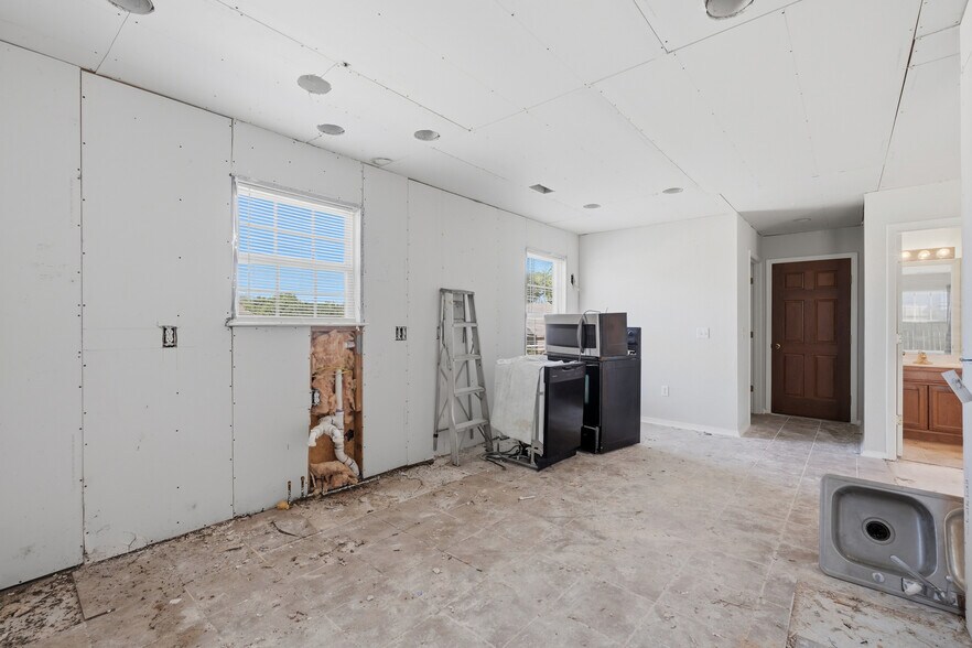 More Photos Of 3403 SW Deerfield Blvd, Bentonville Multifamily For Sale