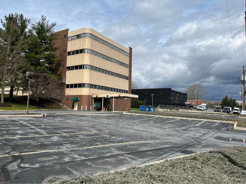 More Photos Of 446-450 Union Blvd, Allentown Medical For Lease