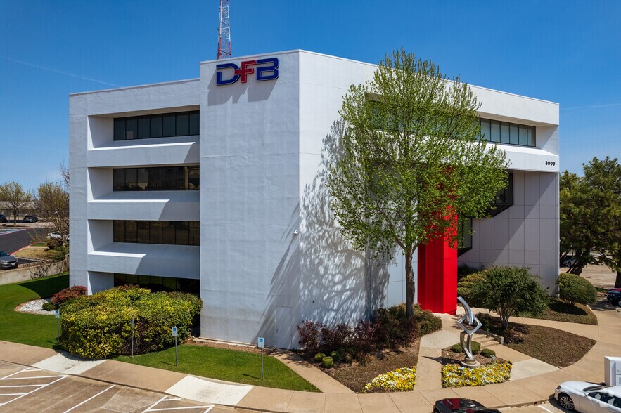 More Photos Of 3909 Hulen St, Fort Worth Office For Lease