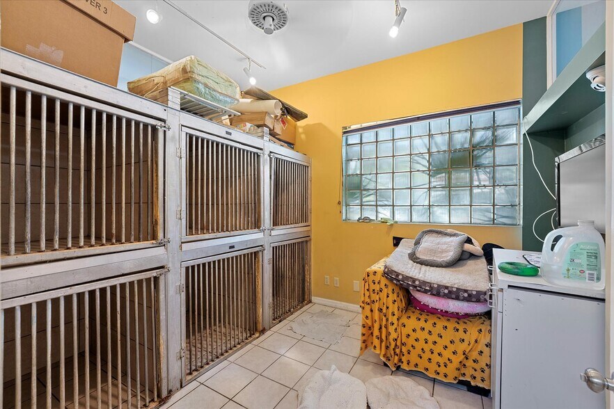 More Photos Of 609 NE 127th St, North Miami Freestanding For Sale