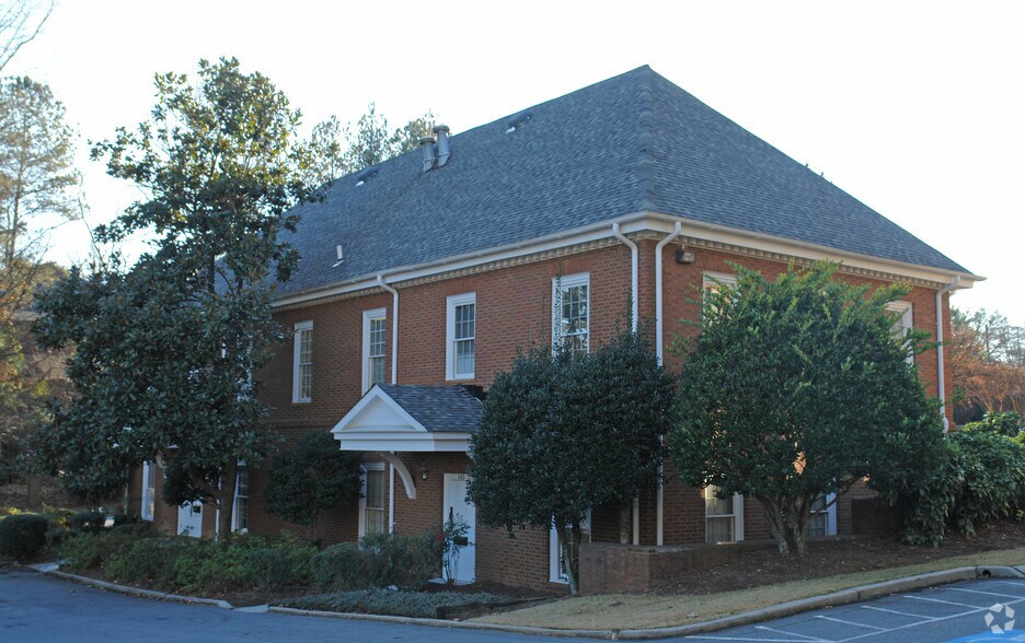 More Photos Of 1340 Center Dr, Atlanta Medical For Lease