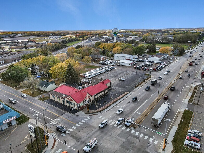 More Photos Of 1004 Division St, Waite Park Restaurant For Sale