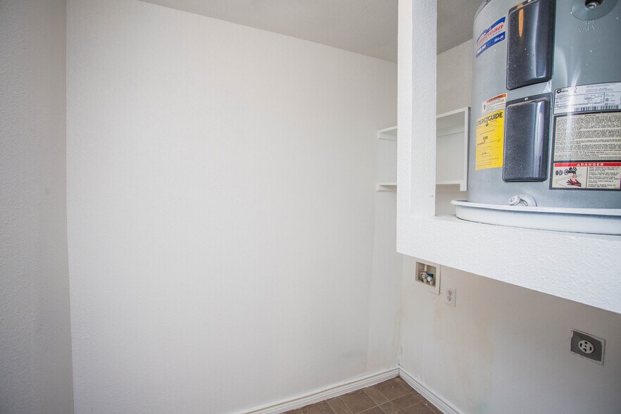 More Photos Of 2627 Oak Dr, Lubbock Apartments For Sale