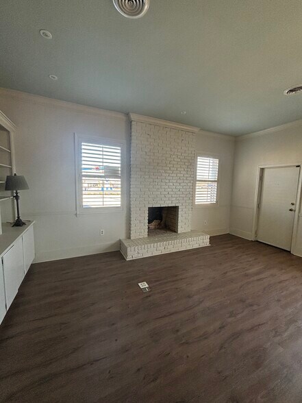 More Photos Of 309 E Greenville St, Anderson Office For Sale