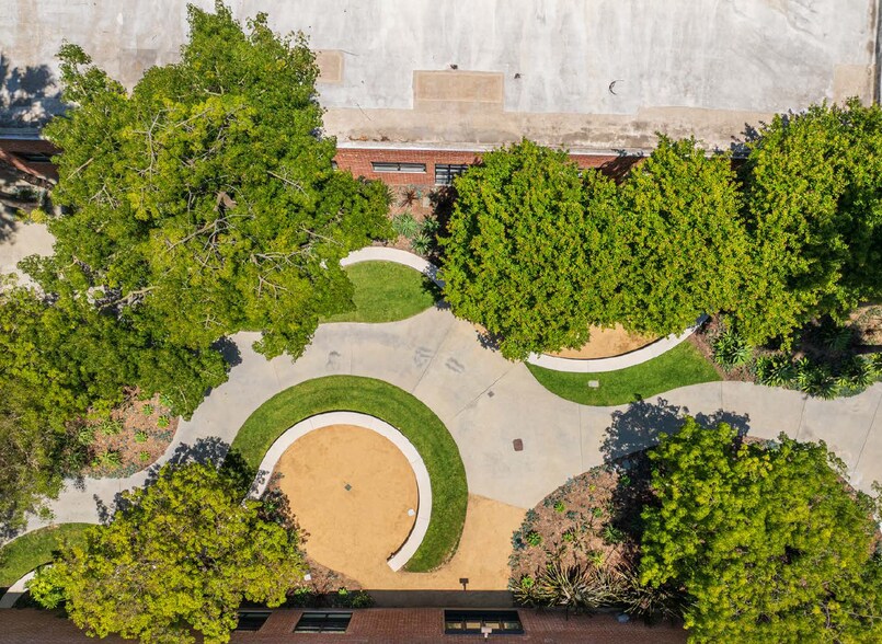 More Photos Of 10121 Jefferson Blvd, Culver City Office For Lease