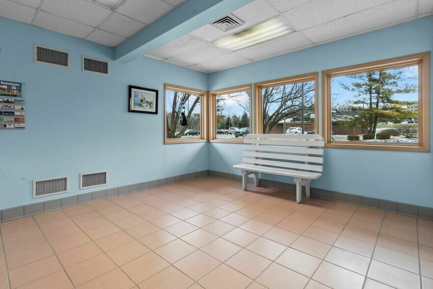 More Photos Of 150 Mensa Dr, Noblesville Office For Sale