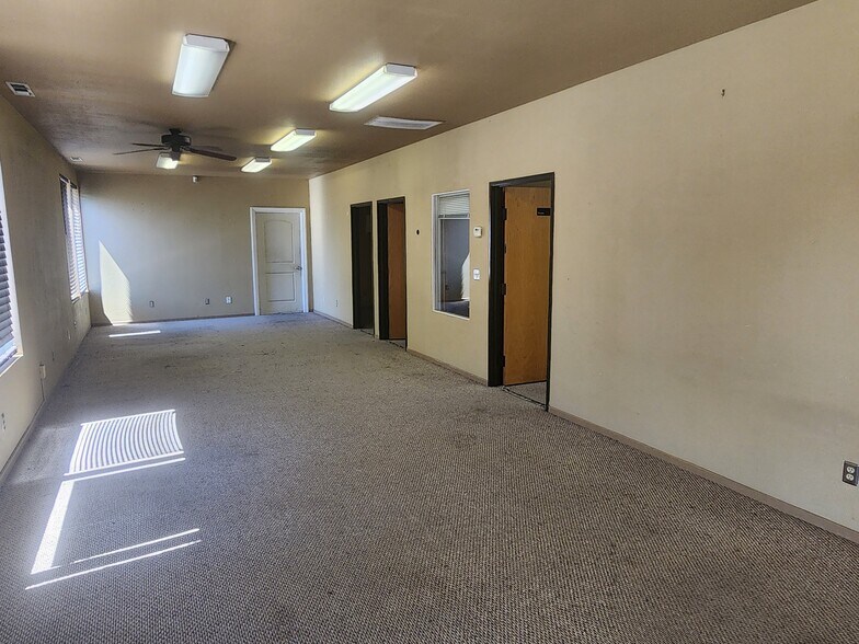 More Photos Of 5070 Mountain Lakes Blvd, Redding Warehouse For Sale