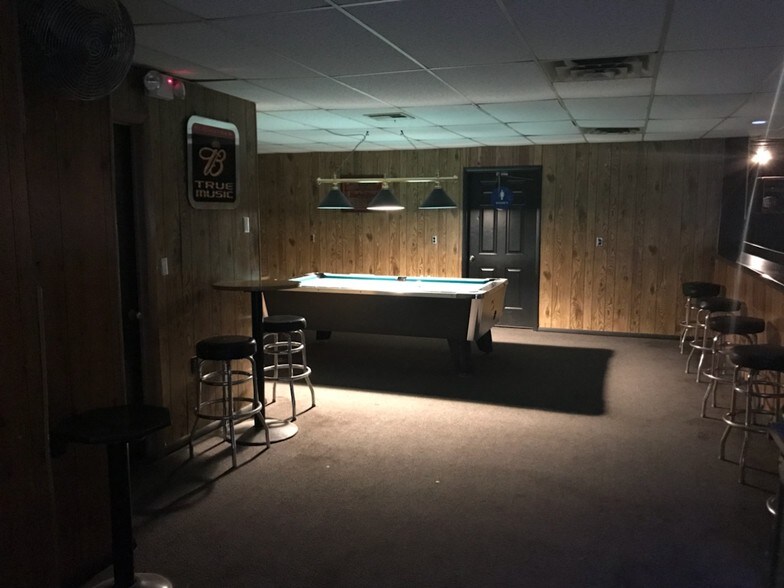 More Photos Of 3649 W 8th St, Thatcher Bar For Sale