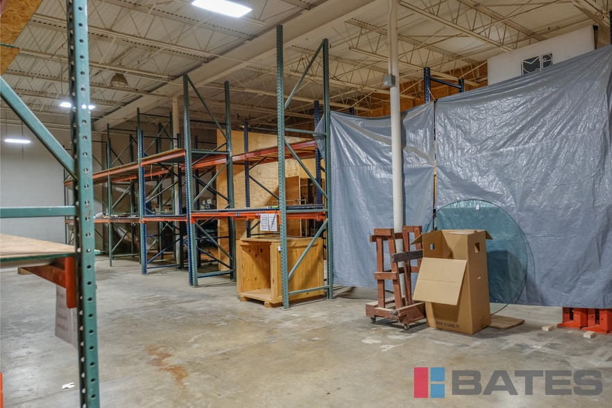 More Photos Of 9203 Diplomacy Row, Dallas Distribution For Lease