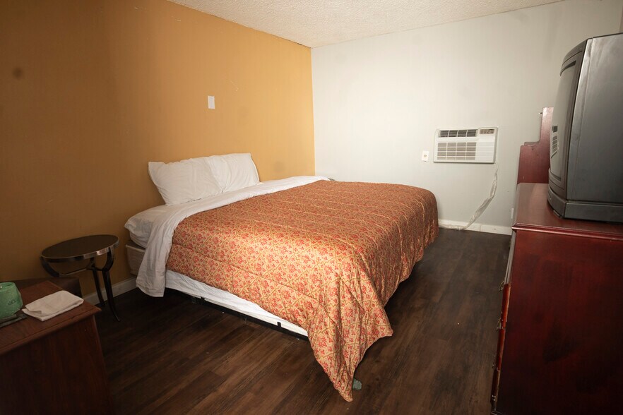 More Photos Of 2805 Bamberg Rd, Orangeburg Hotel For Sale