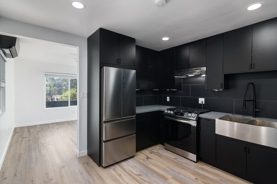 More Photos Of 801-807 Torrance St, San Diego Apartments For Sale