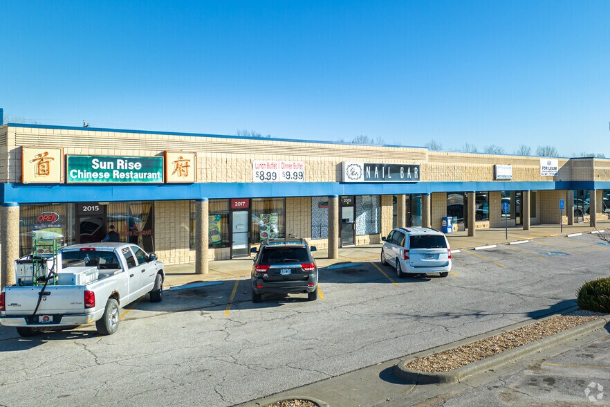 More Photos Of 2007-2061 N Commercial St, Harrisonville Unknown For Lease