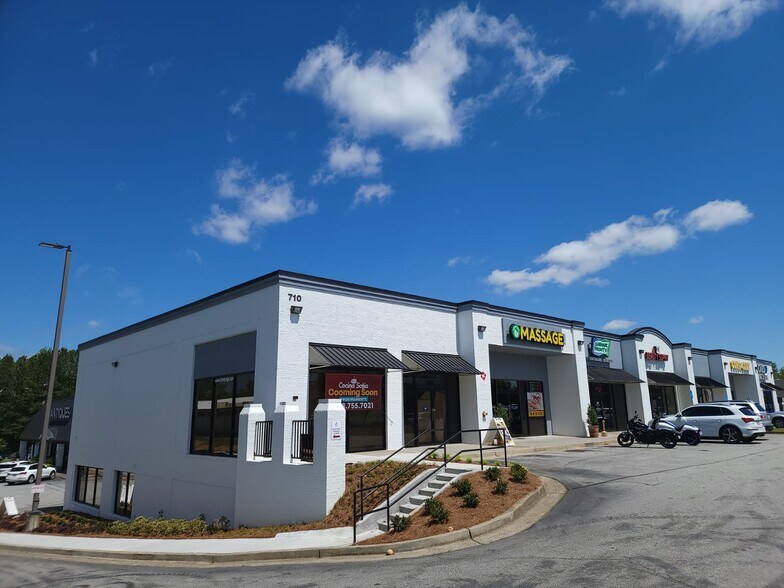 More Photos Of 700 Holcomb Bridge Rd, Roswell Unknown For Lease