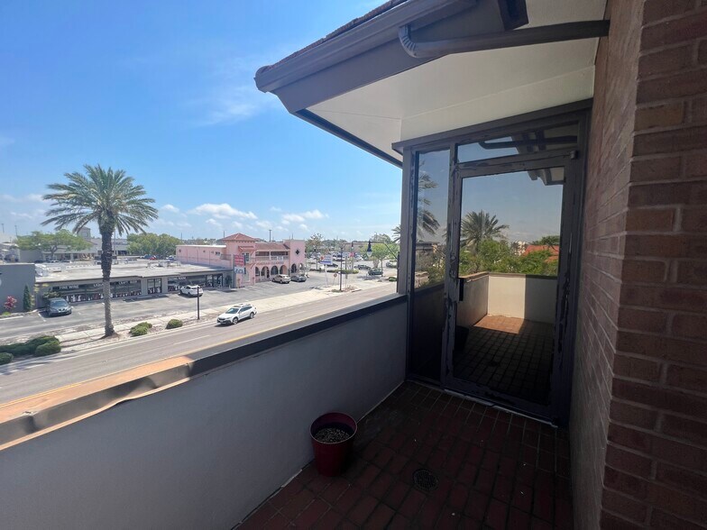 More Photos Of 420 Tamiami Trl S, Venice Medical For Sale