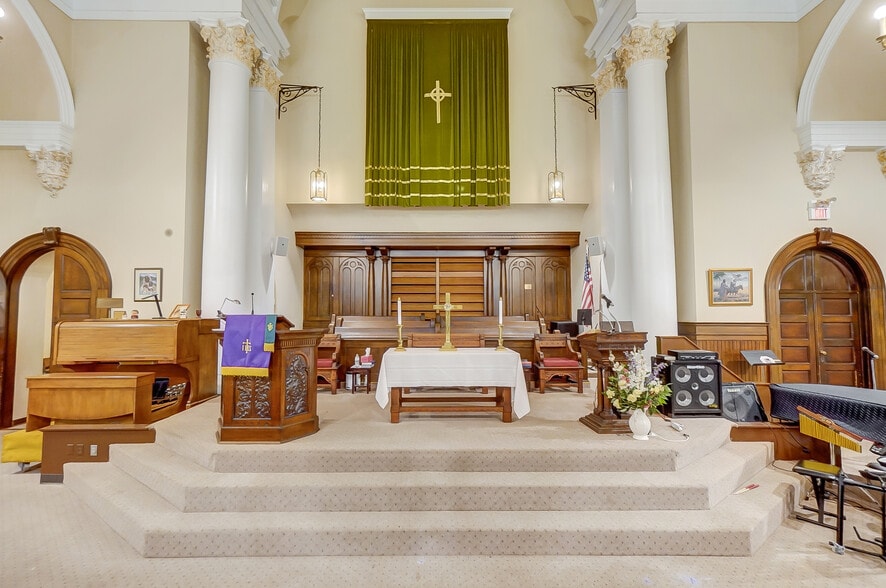 More Photos Of 3549 Reading Rd, Cincinnati Religious Facility For Sale